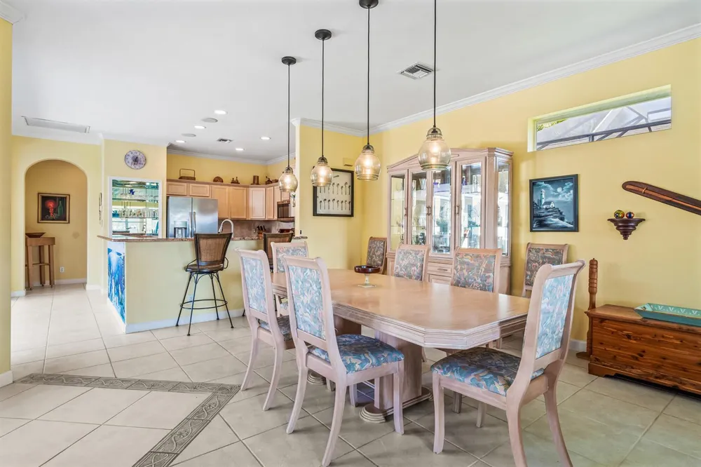 747 Hampton Woods Lane SW Vero Beach, FL 32962