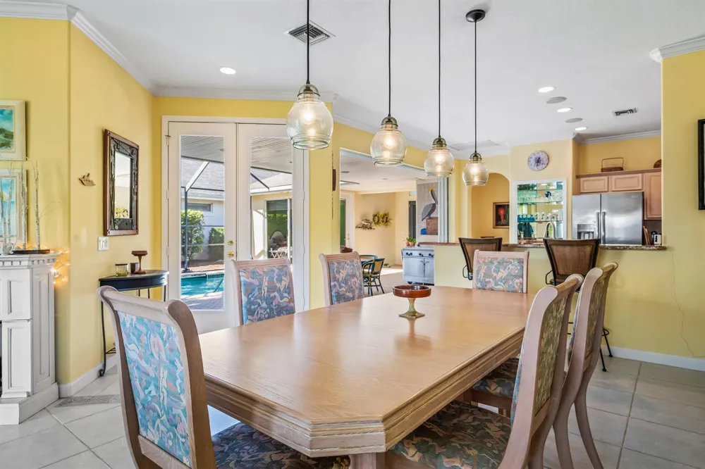 747 Hampton Woods Lane SW Vero Beach, FL 32962