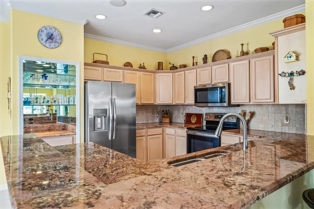 747 Hampton Woods Lane SW Vero Beach, FL 32962