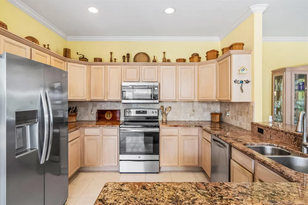 747 Hampton Woods Lane SW Vero Beach, FL 32962