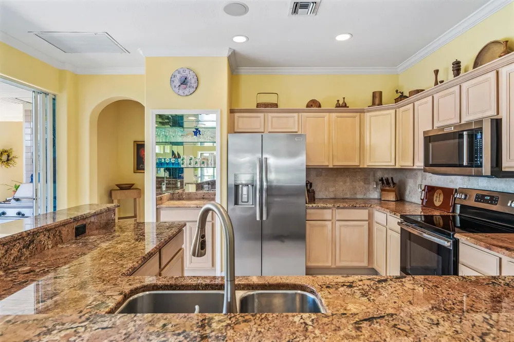 747 Hampton Woods Lane SW Vero Beach, FL 32962