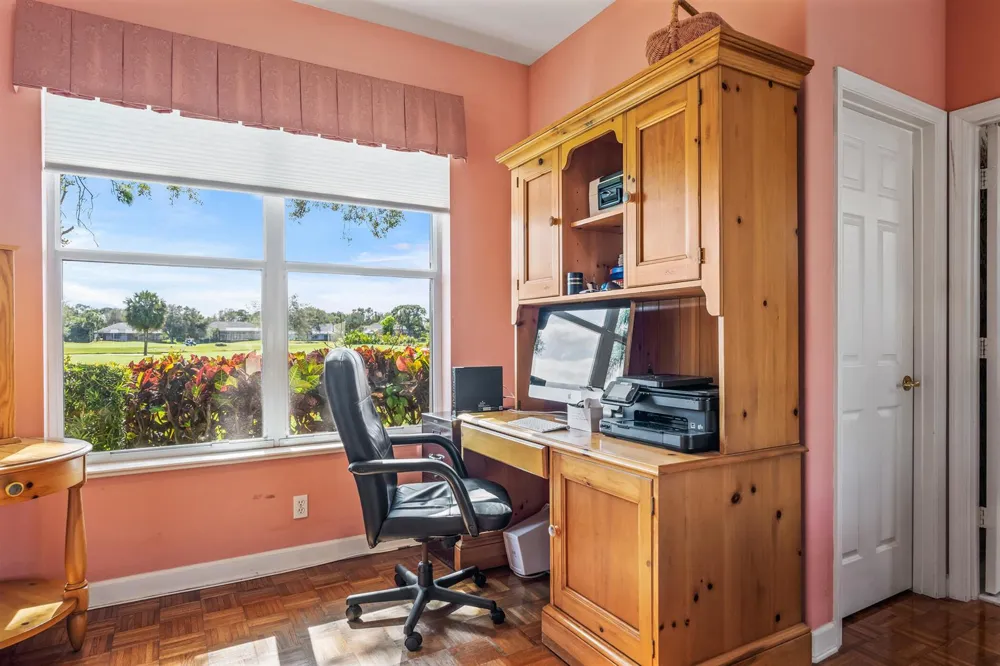 747 Hampton Woods Lane SW Vero Beach, FL 32962