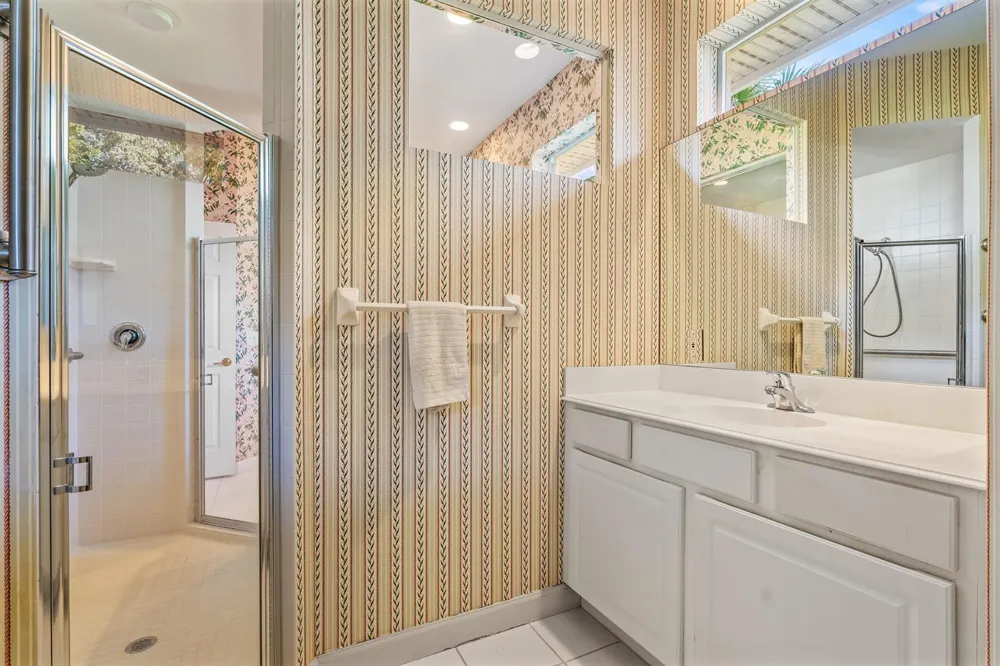 747 Hampton Woods Lane SW Vero Beach, FL 32962