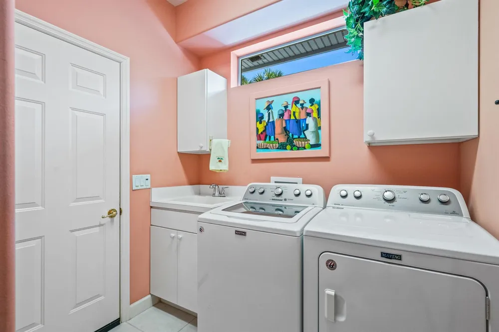 747 Hampton Woods Lane SW Vero Beach, FL 32962