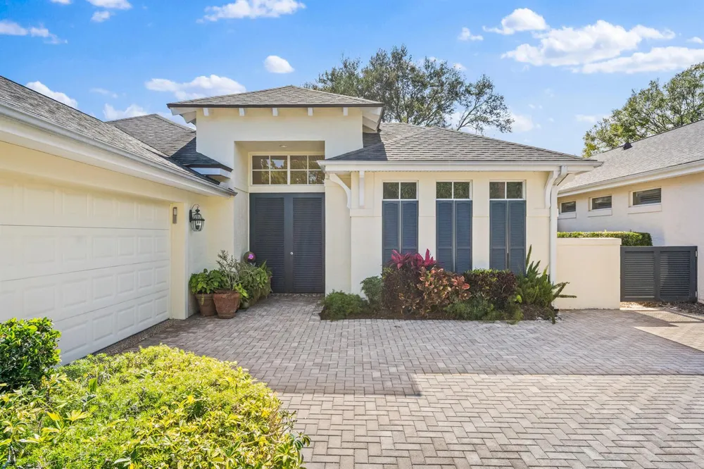 747 Hampton Woods Lane SW Vero Beach, FL 32962
