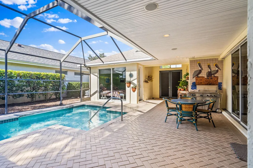 747 Hampton Woods Lane SW Vero Beach, FL 32962
