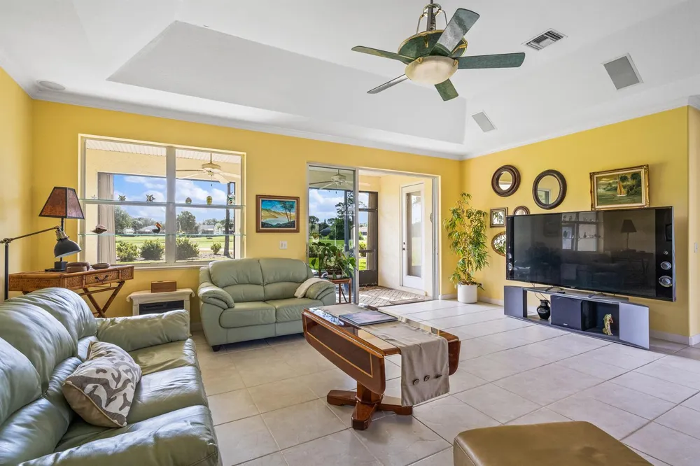 747 Hampton Woods Lane SW Vero Beach, FL 32962