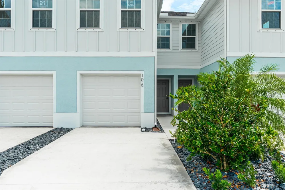 106 Savannah Lakes Boulevard Fort Pierce, FL 34982
