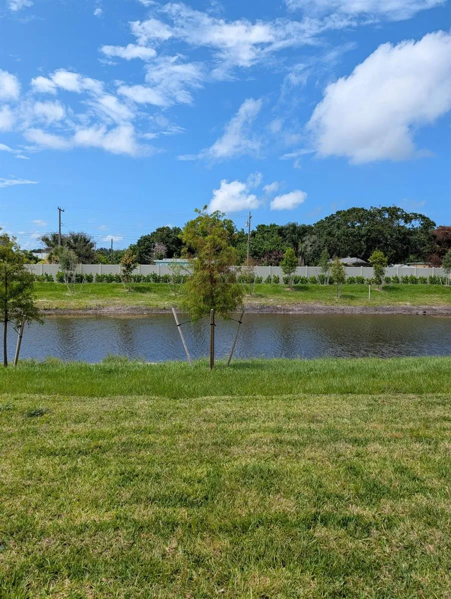 106 Savannah Lakes Boulevard Fort Pierce, FL 34982
