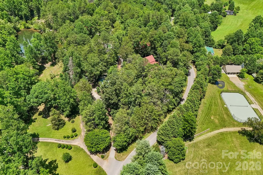 61 Misty Hill Lane Franklin, NC 28734