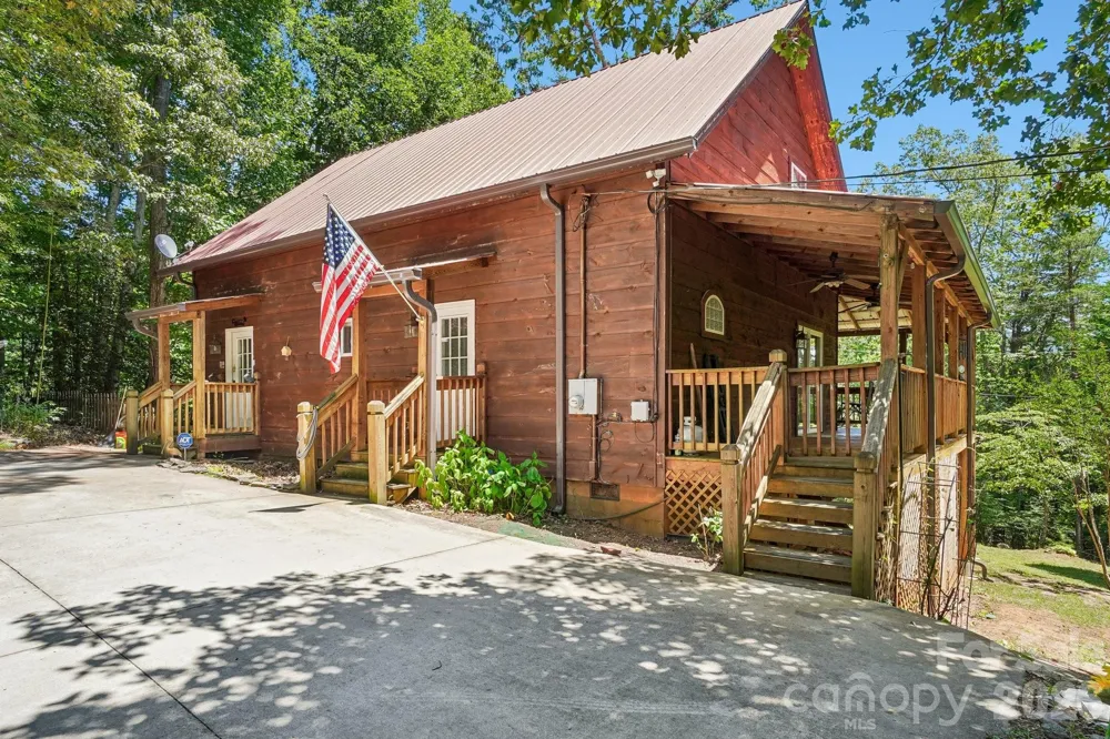 61 Misty Hill Lane Franklin, NC 28734