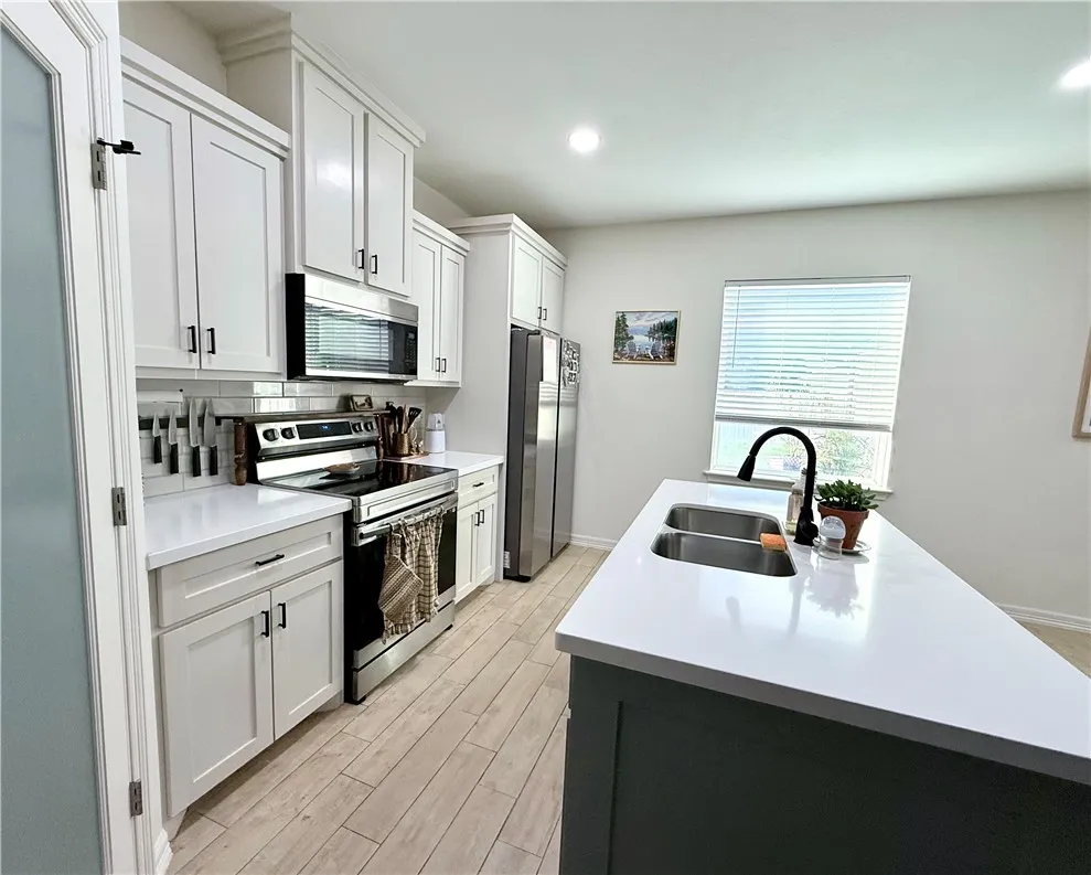 1133 La Esmeralda Drive Kingsville, TX 78363