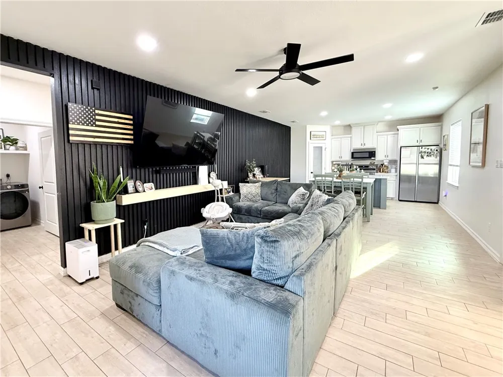1133 La Esmeralda Drive Kingsville, TX 78363
