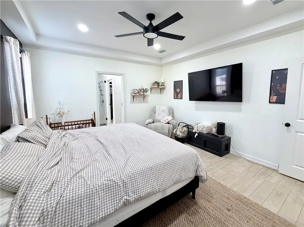 1133 La Esmeralda Drive Kingsville, TX 78363