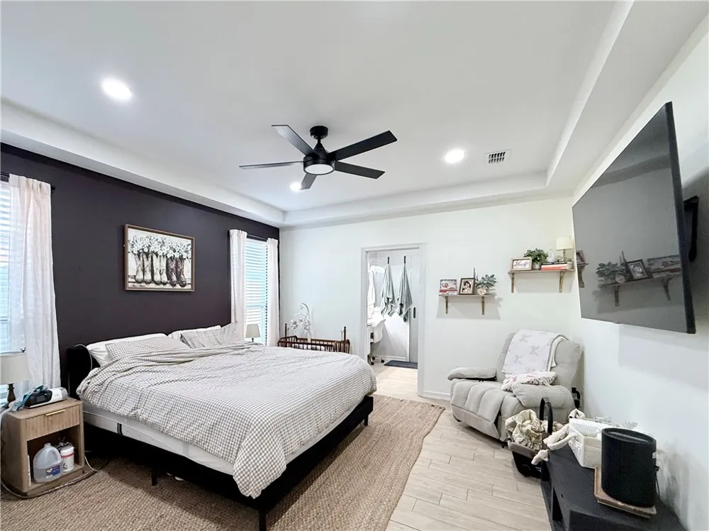 1133 La Esmeralda Drive Kingsville, TX 78363