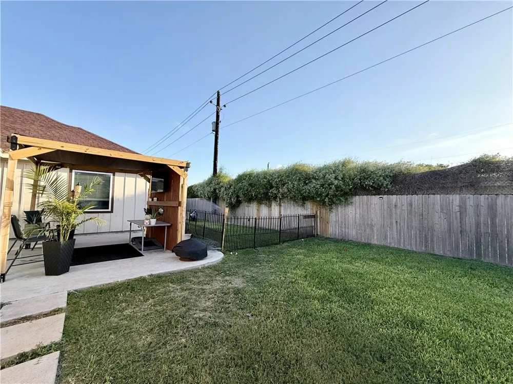 1133 La Esmeralda Drive Kingsville, TX 78363