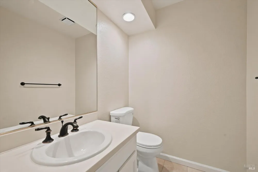 2004 Stonefield Lane Santa Rosa, CA 95403