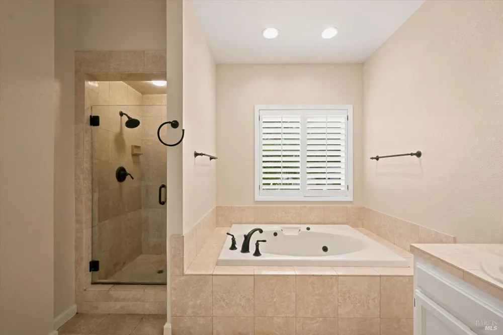 2004 Stonefield Lane Santa Rosa, CA 95403