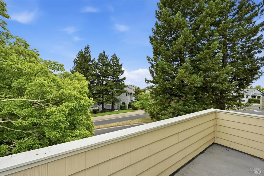 2004 Stonefield Lane Santa Rosa, CA 95403