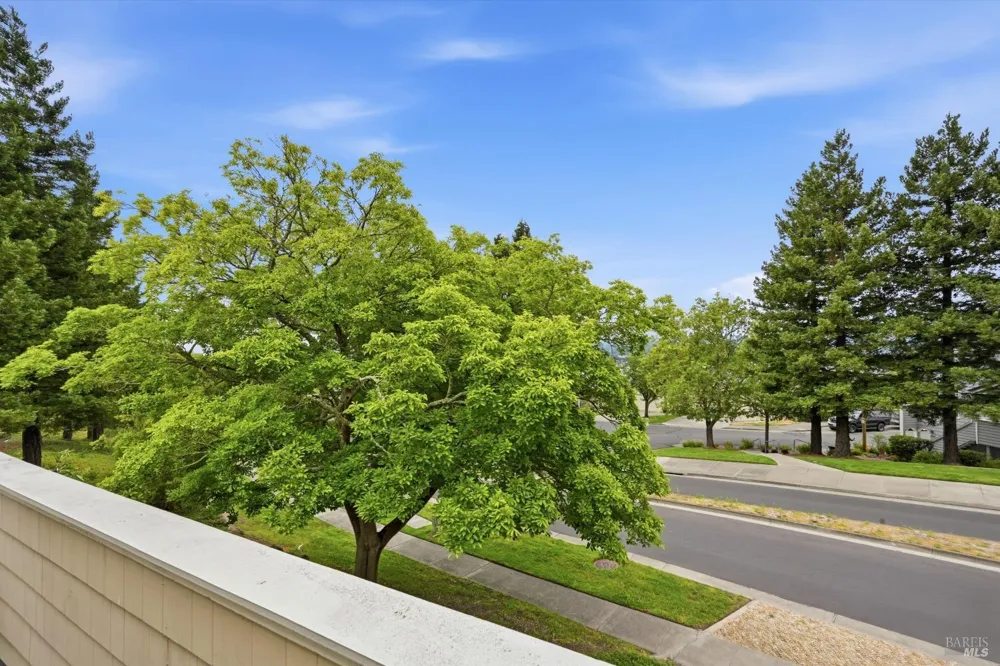 2004 Stonefield Lane Santa Rosa, CA 95403