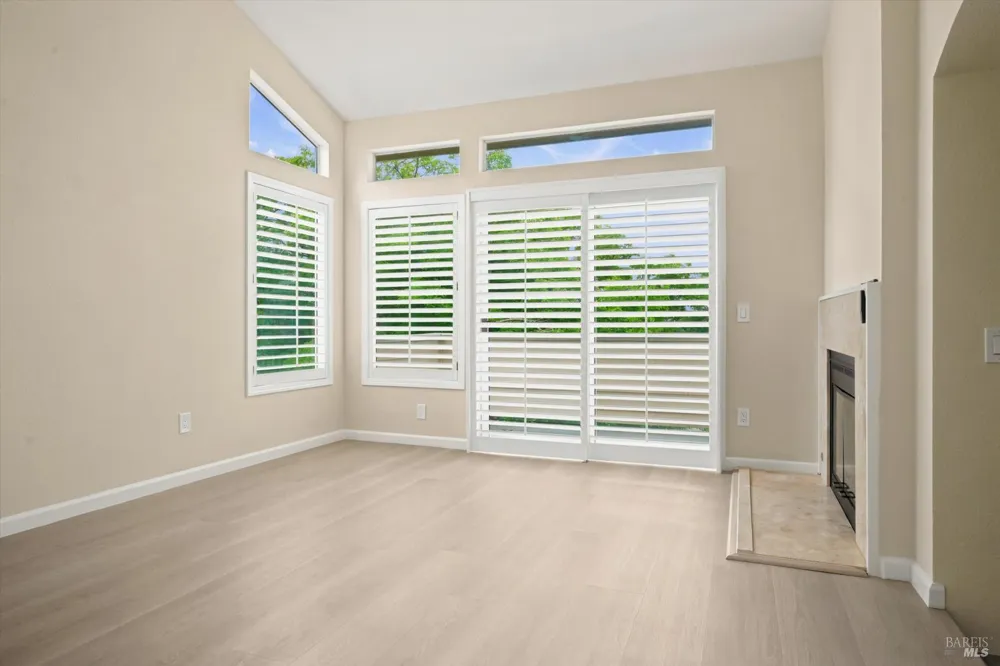 2004 Stonefield Lane Santa Rosa, CA 95403