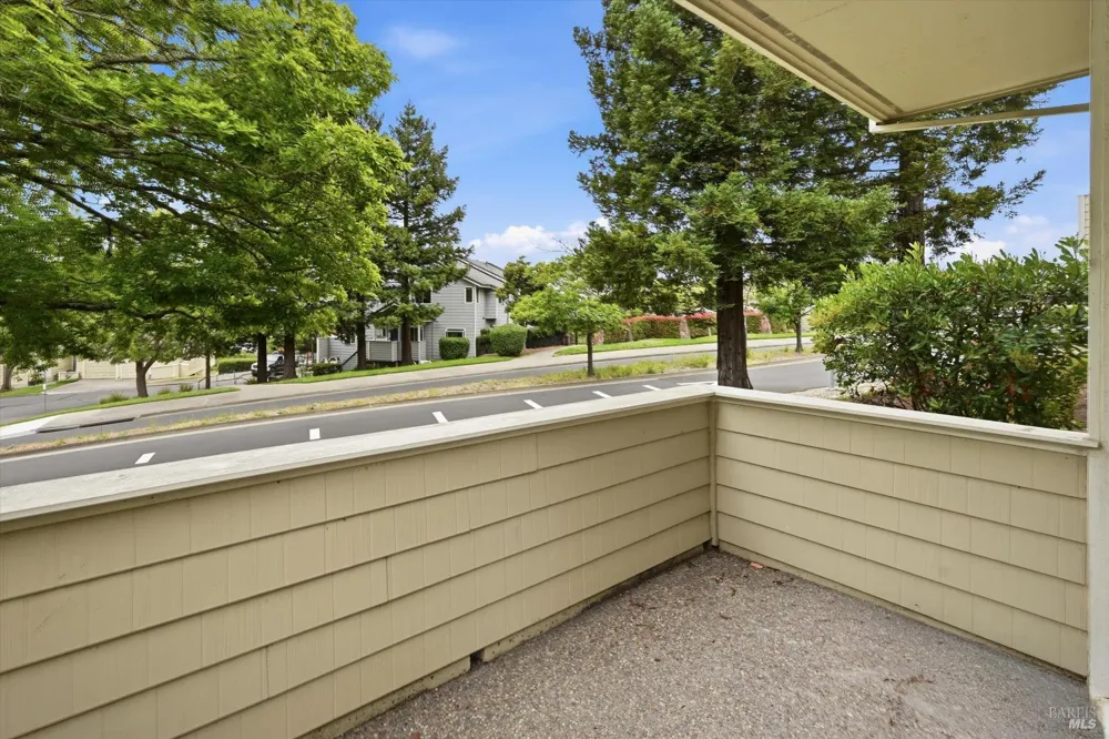 2004 Stonefield Lane Santa Rosa, CA 95403