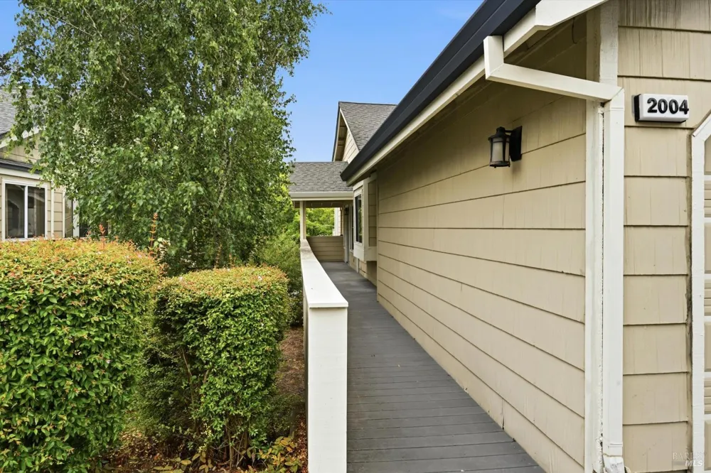2004 Stonefield Lane Santa Rosa, CA 95403