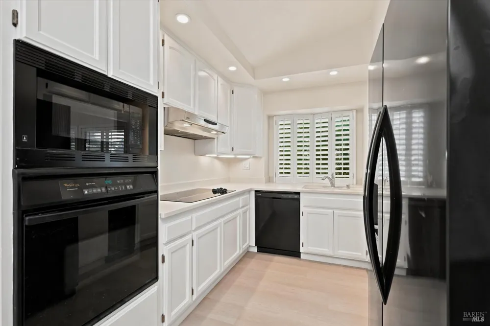 2004 Stonefield Lane Santa Rosa, CA 95403