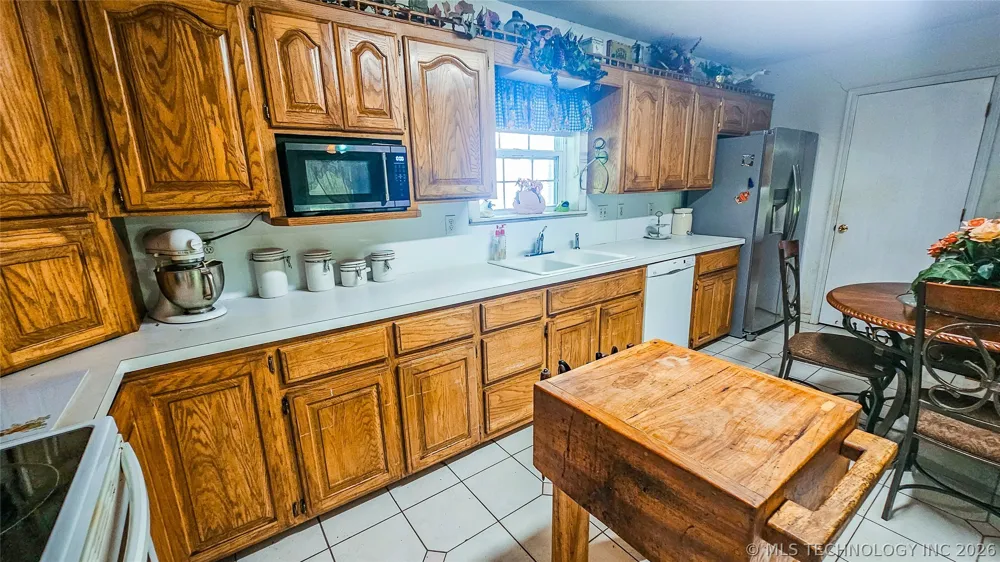 421975 E 1155 ROAD Eufaula, OK 74432