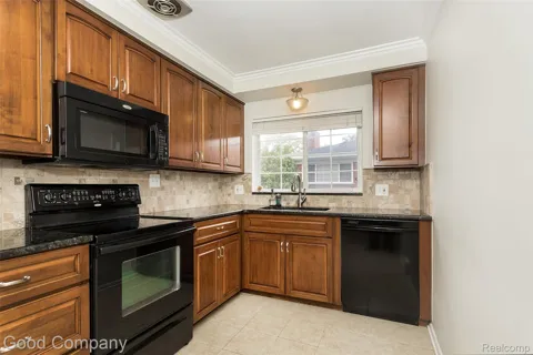 413 Eton Street #204