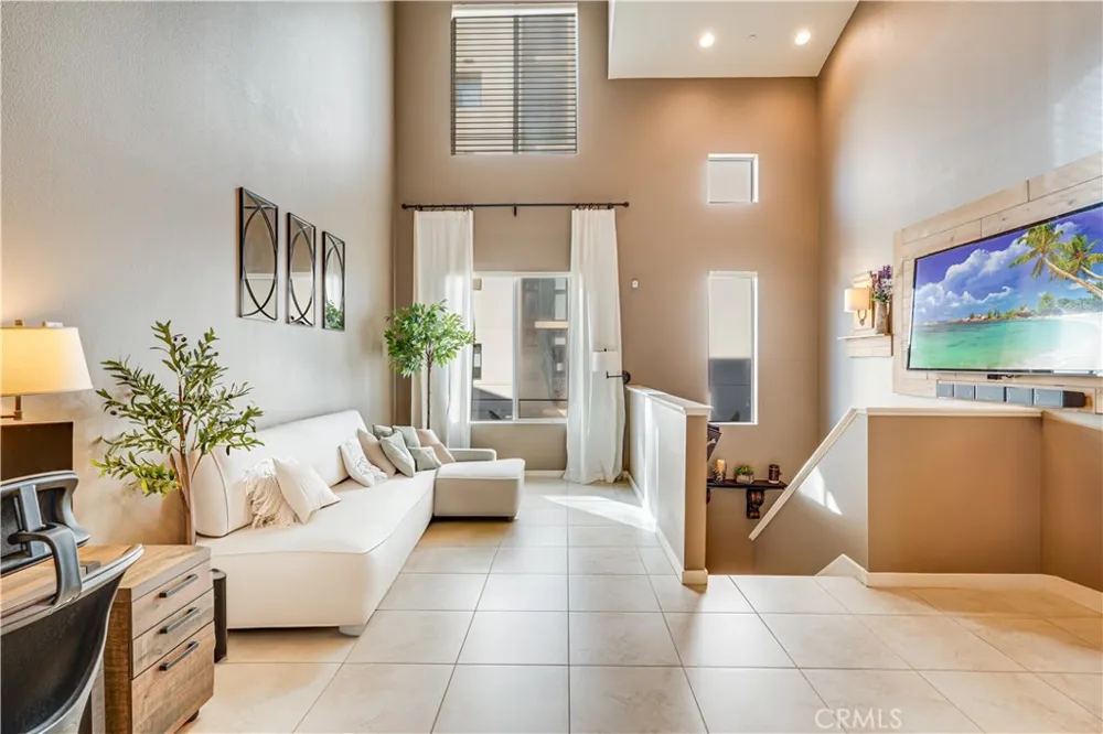 507 Rockefeller Irvine, CA 92612
