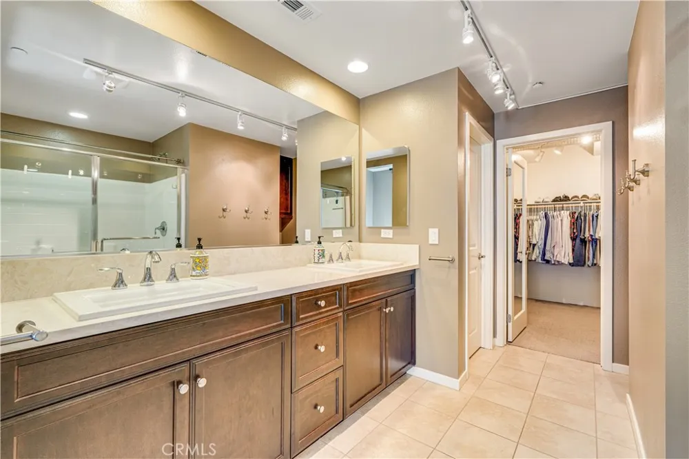 507 Rockefeller Irvine, CA 92612