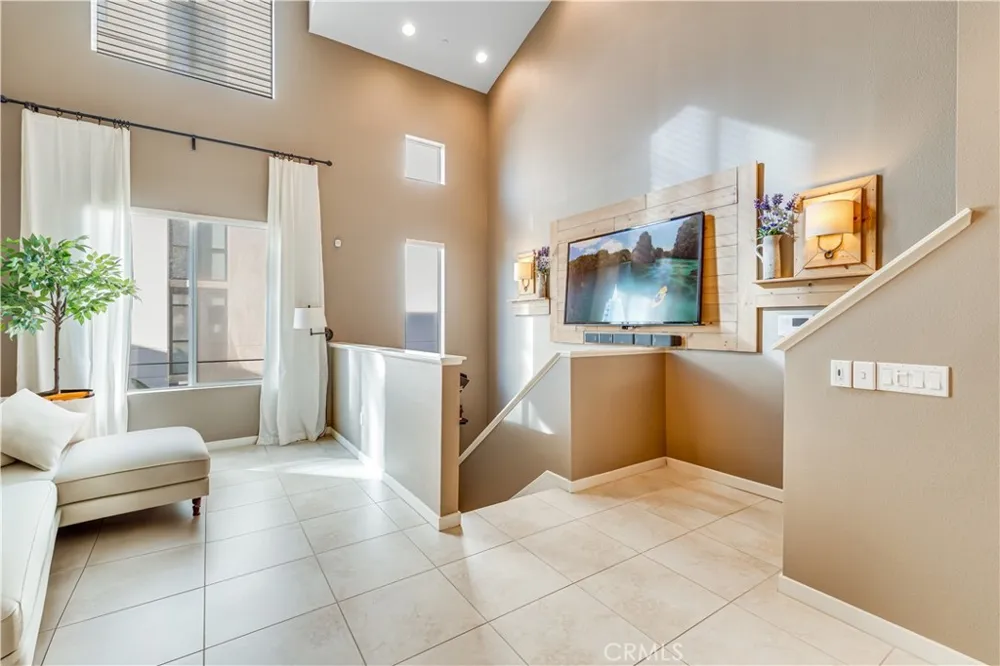 507 Rockefeller Irvine, CA 92612