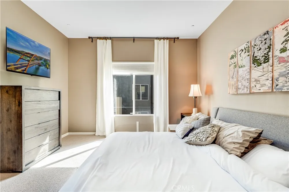 507 Rockefeller Irvine, CA 92612