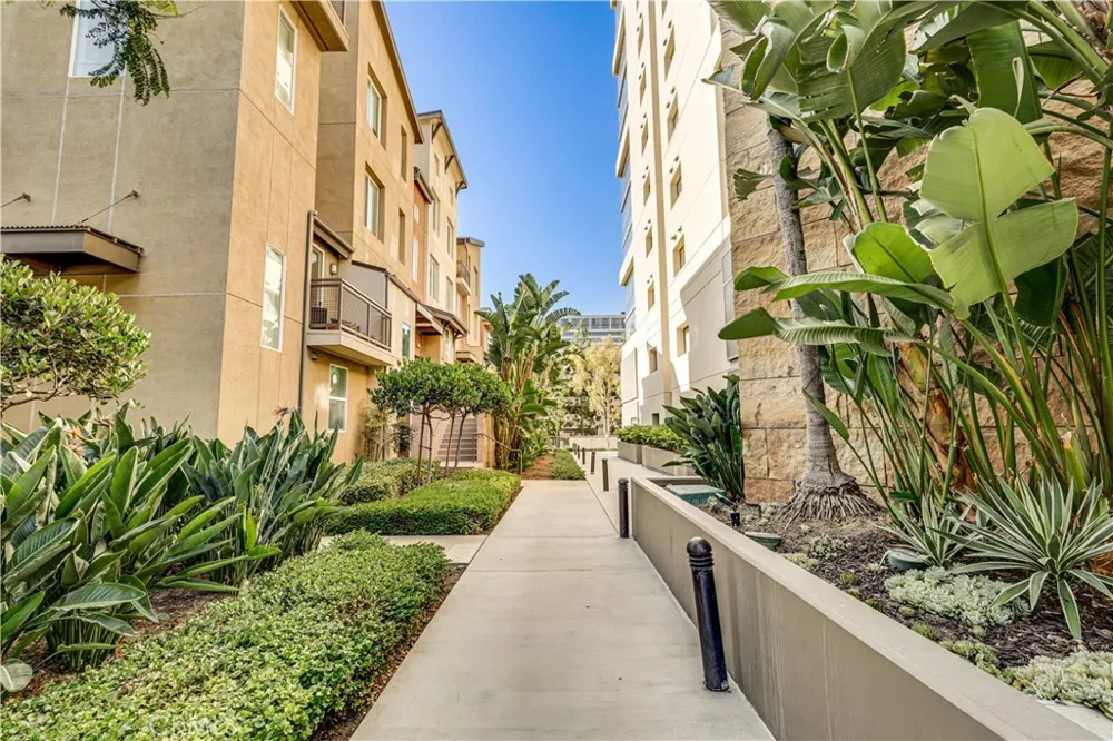 507 Rockefeller Irvine, CA 92612