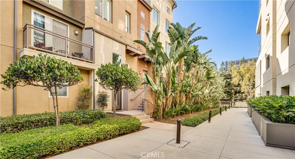 507 Rockefeller Irvine, CA 92612