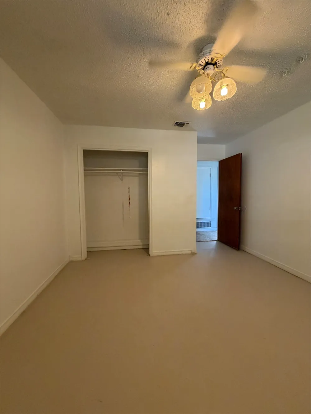 2406 W Broadview Street Greenville, TX 75402