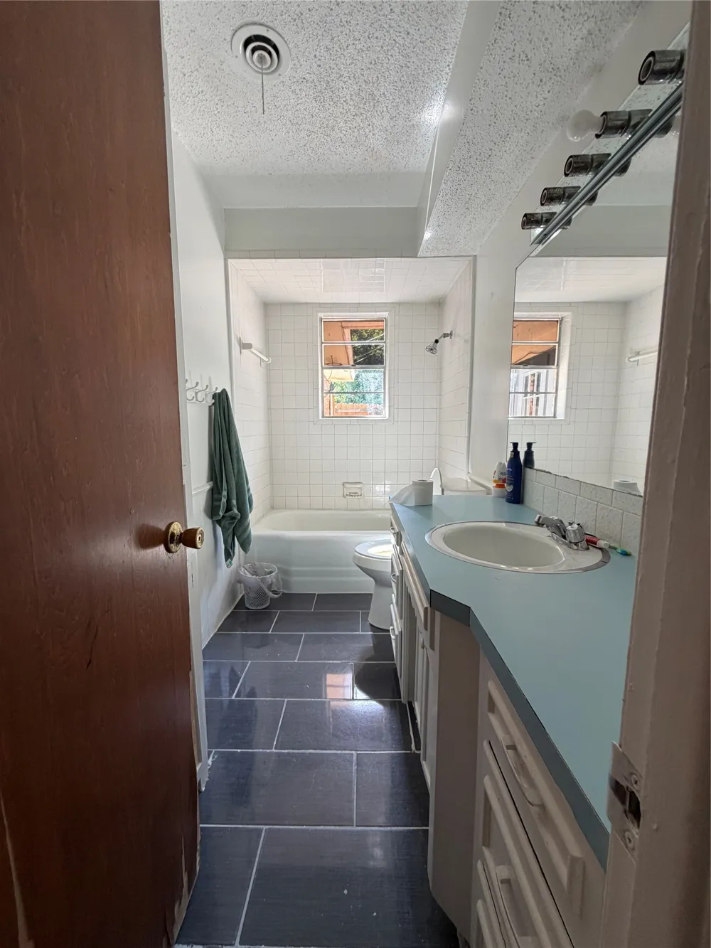 2406 W Broadview Street Greenville, TX 75402