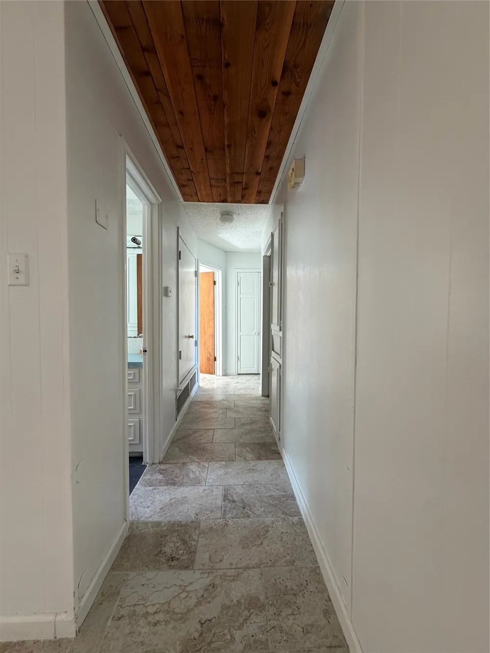 2406 W Broadview Street Greenville, TX 75402
