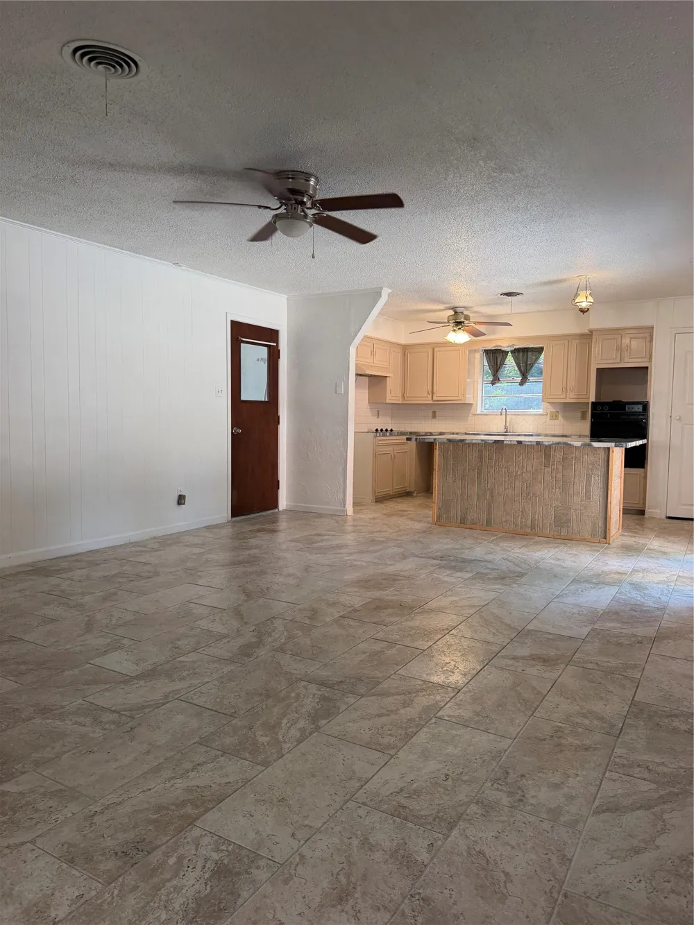 2406 W Broadview Street Greenville, TX 75402