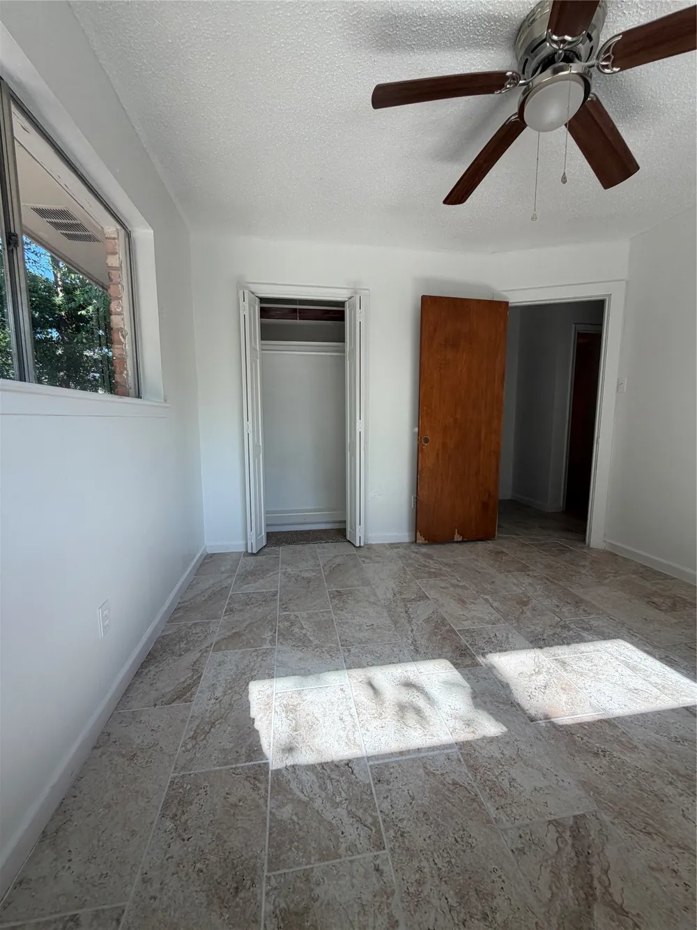 2406 W Broadview Street Greenville, TX 75402