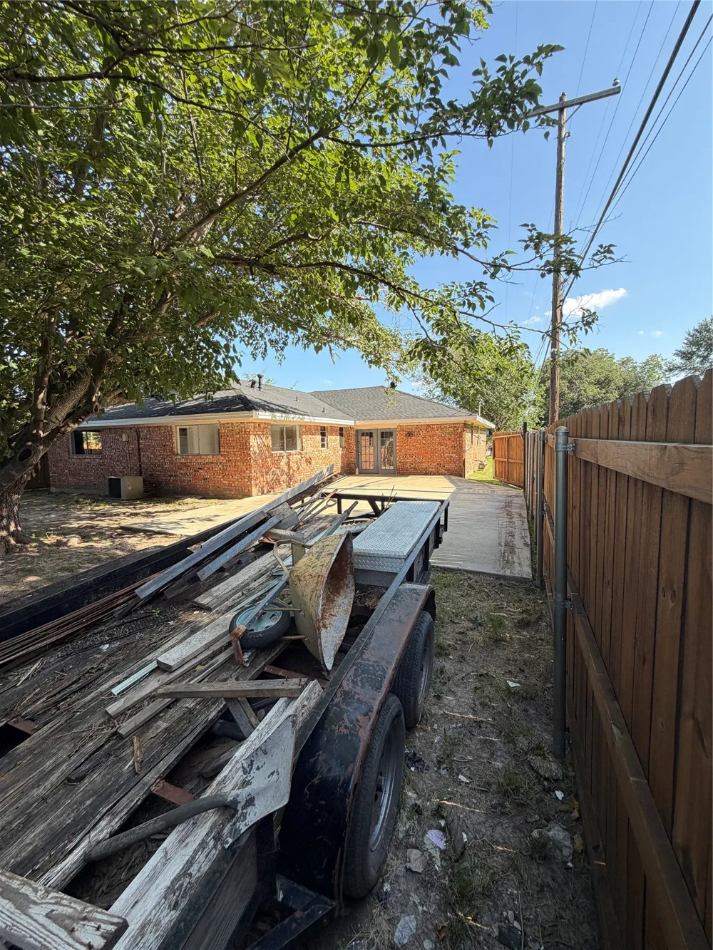 2406 W Broadview Street Greenville, TX 75402