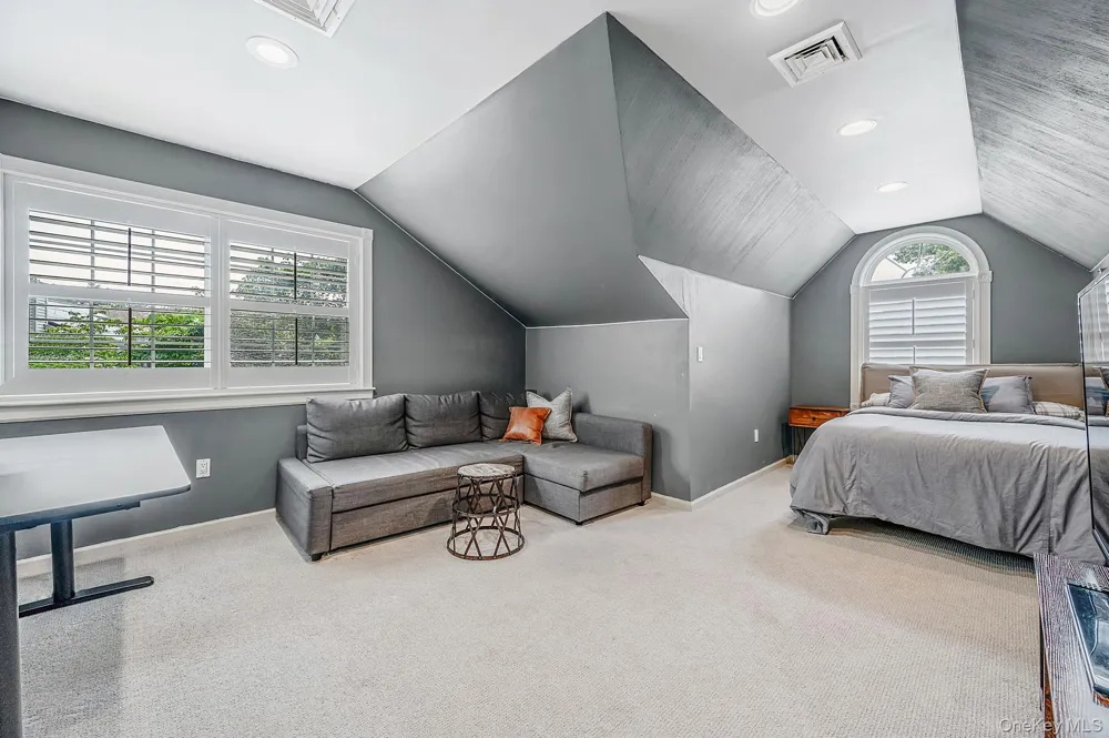20 Hancock Court South Setauket, NY 11720