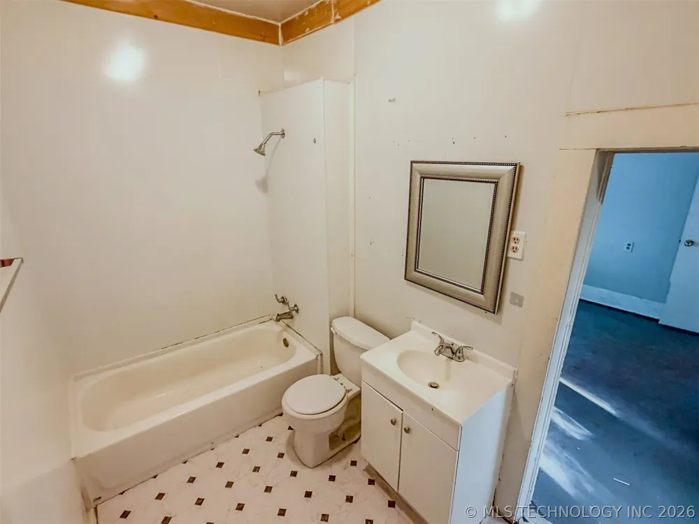 1019 S Stockton Ada, OK 74820