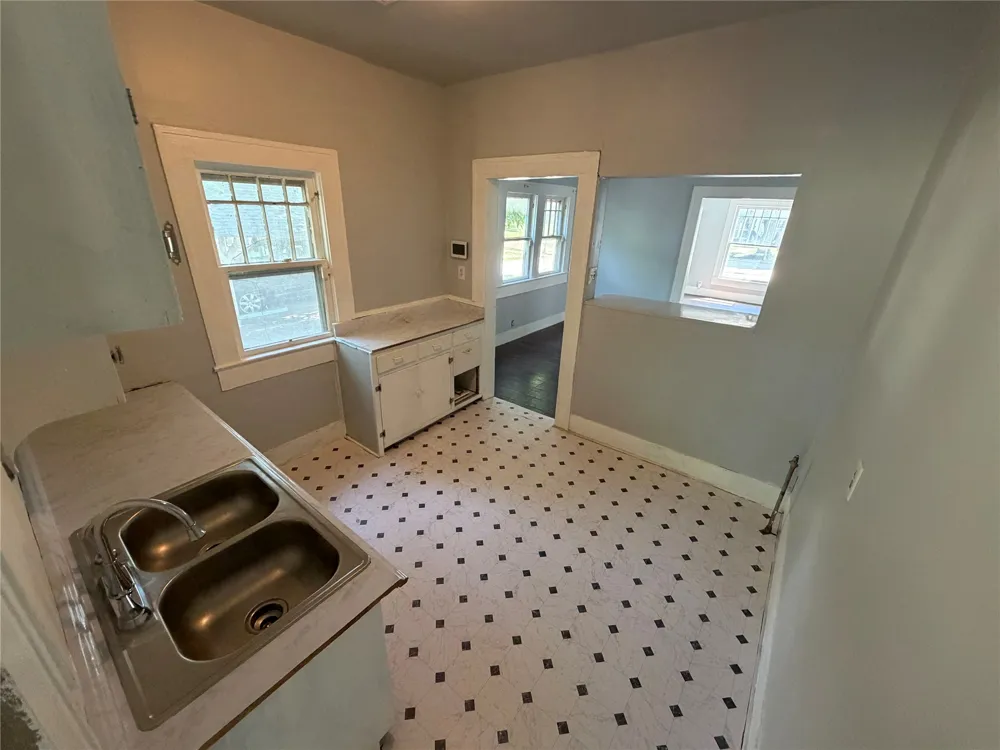 1019 S Stockton Ada, OK 74820