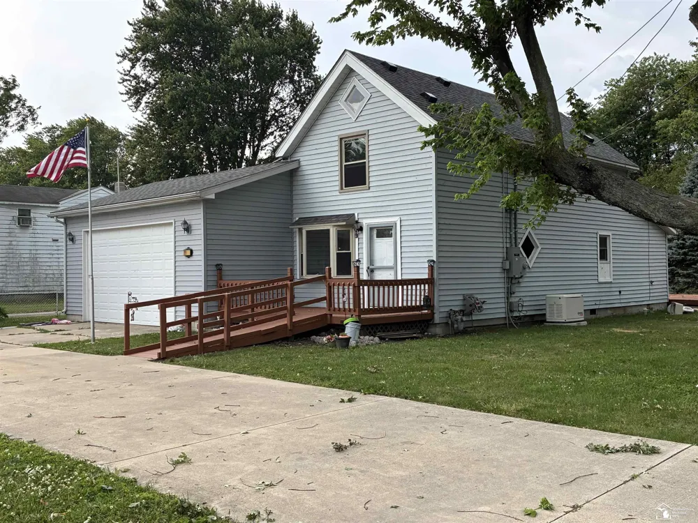 11113 Harold Drive Luna Pier City, MI 48157