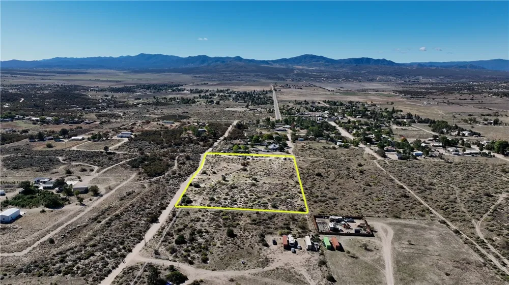 3 Lanik Ln Anza, CA 92539