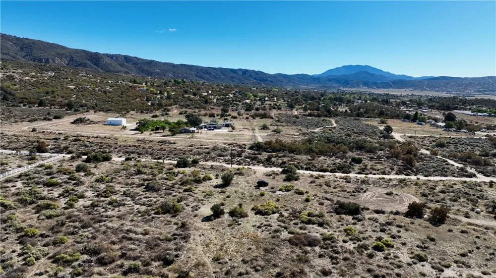 3 Lanik Ln Anza, CA 92539