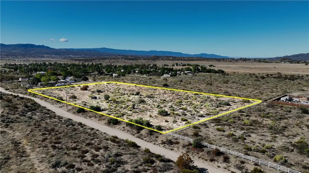 3 Lanik Ln Anza, CA 92539