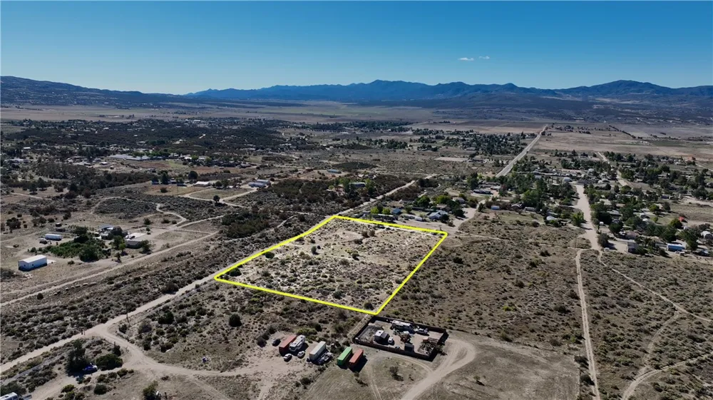 3 Lanik Ln Anza, CA 92539